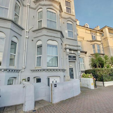 Southsea Getaway Apartment With Pool Table And Hot Tub Portsmouth Bagian luar foto