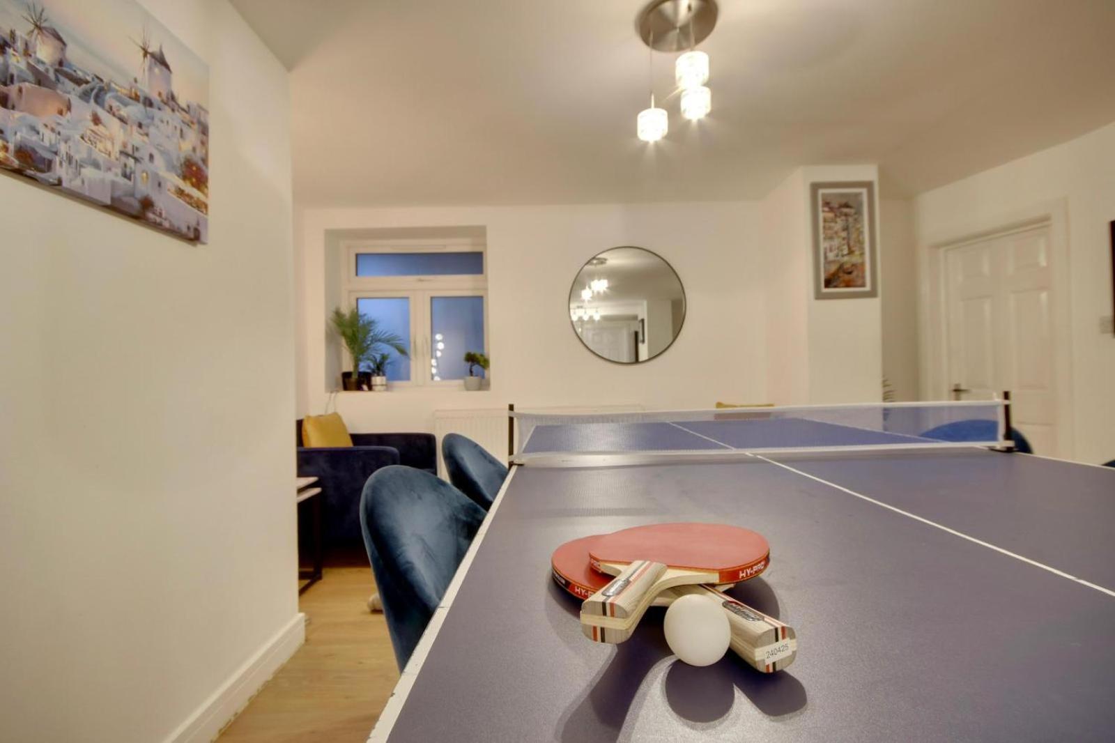 Southsea Getaway Apartment With Pool Table And Hot Tub Portsmouth Bagian luar foto